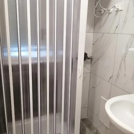 Francesco 招待所 3*